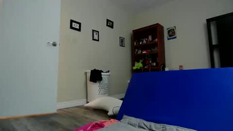 fuzzypeaches87 online show from 06.06.26