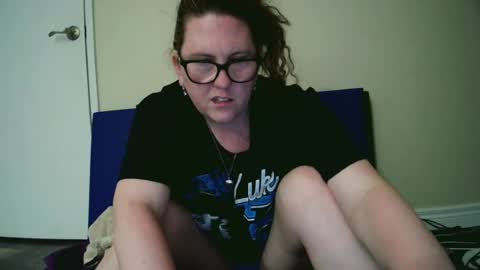 fuzzypeaches87 online show from 06.15.26