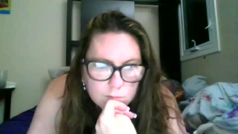 fuzzypeaches87 online show from 06.16.26
