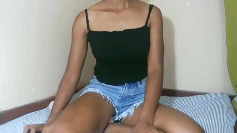 Snapshot of fyah1027 chatting on 10.04.25 fyah1027 online show from 10.04.25