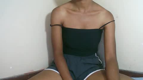 Snapshot of fyah1027 chatting on 10.13.25 fyah1027 online show from 10.13.25