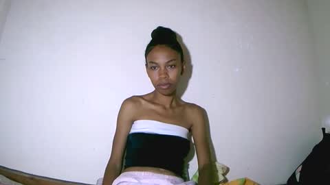 Snapshot of fyah1027 chatting on 12.02.25 fyah1027 online show from 12.02.25