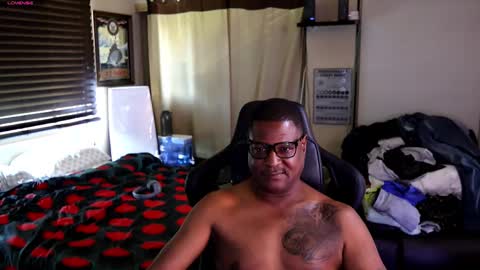 Snapshot of fyrecontrol chatting on 10.29.25 seldom seen online show from 10.29.25