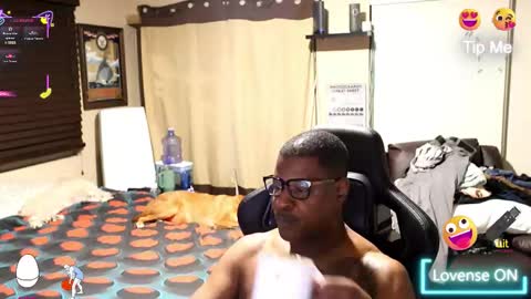 Snapshot of fyrecontrol chatting on 11.04.25 seldom seen online show from 11.04.25