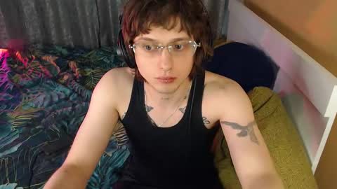 Snapshot of g1vememoney chatting on 10.05.25 Ian online show from 10.05.25