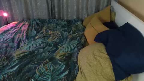 Snapshot of g1vememoney chatting on 10.06.25 Ian online show from 10.06.25