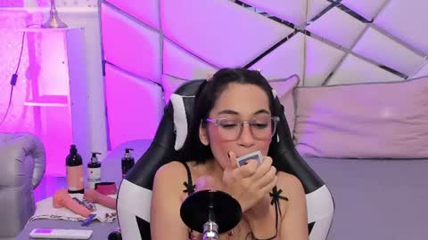 Snapshot of gabbieskinny chatting on 06.14.26 gabbieskinny online show from 06.14.26