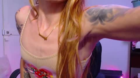 Snapshot of gabbyhills_ chatting on 02.26.25 Gabby online show from 02.26.25