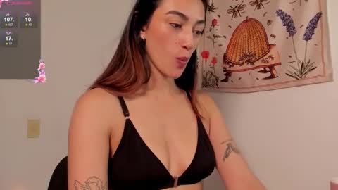 Snapshot of gabee7_ chatting on 09.25.25 NEW ACCOUNT Gabriella online show from 09.25.25