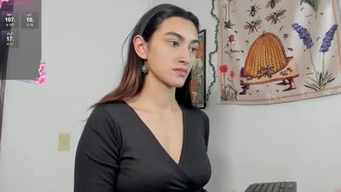 Snapshot of gabee7_ chatting on 09.29.25 NEW ACCOUNT Gabriella online show from 09.29.25