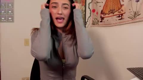 Snapshot of gabee7_ chatting on 11.13.25 NEW ACCOUNT Gabriella online show from 11.13.25