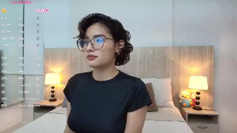 Gabriela Vargas online show from 07.04.26