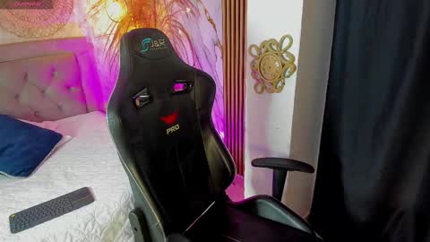   online show from 10.21.25