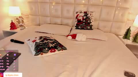 Gaby Blaze online show from 12.23.24