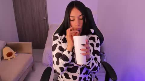 Snapshot of gaby_yummy chatting on 09.19.25 Gabriela online show from 09.19.25