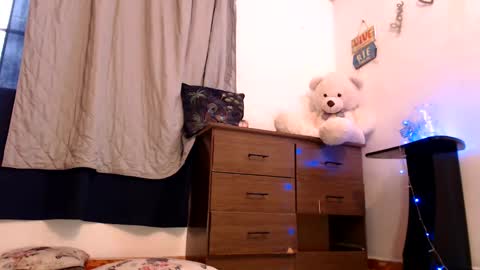 Snapshot of gabysot chatting on 12.20.24 gabysot online show from 12.20.24