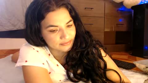 Snapshot of gabysot chatting on 02.10.25 gabysot online show from 02.10.25