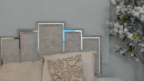 Snapshot of gabyyjones chatting on 02.12.25 gabyyjones online show from 02.12.25