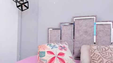 Snapshot of gabyyjones chatting on 02.15.25 gabyyjones online show from 02.15.25