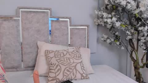 Snapshot of gabyyjones chatting on 03.05.25 gabyyjones online show from 03.05.25