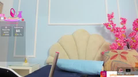 Snapshot of gabyyjones chatting on 09.11.25 gabyyjones online show from 09.11.25