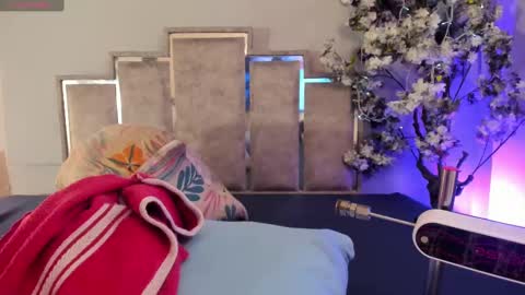 Snapshot of gabyyjones chatting on 09.12.25 gabyyjones online show from 09.12.25