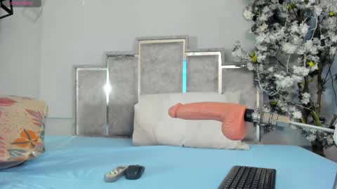 Snapshot of gabyyjones chatting on 09.15.25 gabyyjones online show from 09.15.25