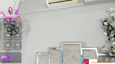 Snapshot of gabyyjones chatting on 09.17.25 gabyyjones online show from 09.17.25