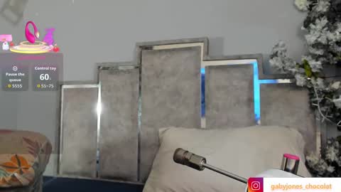 Snapshot of gabyyjones chatting on 09.18.25 gabyyjones online show from 09.18.25