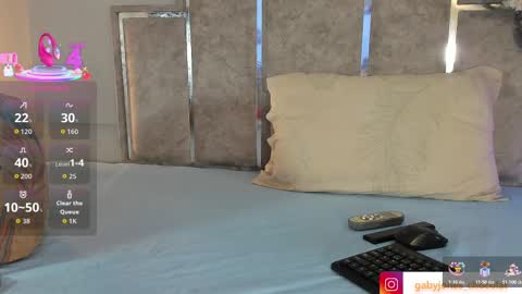 Snapshot of gabyyjones chatting on 11.04.25 gabyyjones online show from 11.04.25