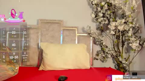 Snapshot of gabyyjones chatting on 11.27.25 gabyyjones online show from 11.27.25