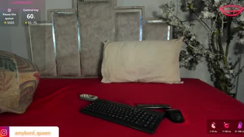 Snapshot of gabyyjones chatting on 12.15.25 gabyyjones online show from 12.15.25