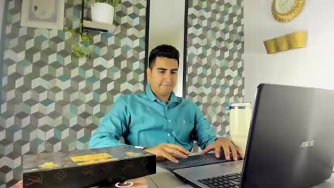 Snapshot of gaelpike chatting on 12.05.25 Gael online show from 12.05.25