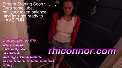 Snapshot of gagngush chatting on 10.23.25 Rhi Connor online show from 10.23.25