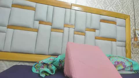 Snapshot of galaanderson chatting on 10.16.25 galaanderson online show from 10.16.25