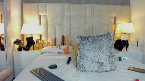  Gale  online show from 02.18.25