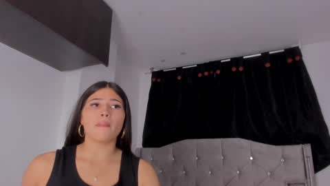 Snapshot of game_with_lesbians_ chatting on 01.03.25 game with lesbians online show from 01.03.25