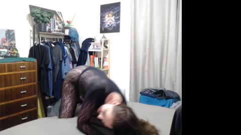 Snapshot of gangbangxxxgirl chatting on 02.08.25 HOT online show from 02.08.25