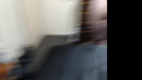 Snapshot of gangbangxxxgirl chatting on 02.15.25 HOT online show from 02.15.25