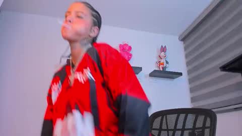 Snapshot of gangster_girl chatting on 11.06.25 GANG online show from 11.06.25