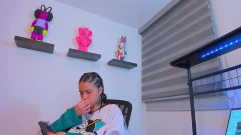 Snapshot of gangster_girl chatting on 11.10.25 GANG online show from 11.10.25