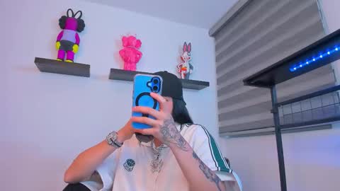 Snapshot of gangster_girl chatting on 11.20.25 GANG online show from 11.20.25