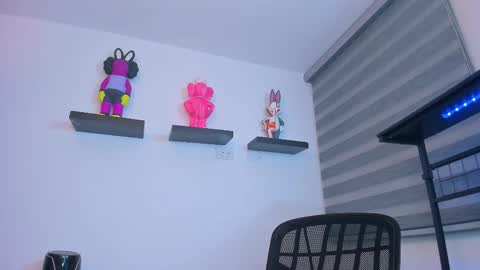 Snapshot of gangster_girl chatting on 11.29.25 GANG online show from 11.29.25