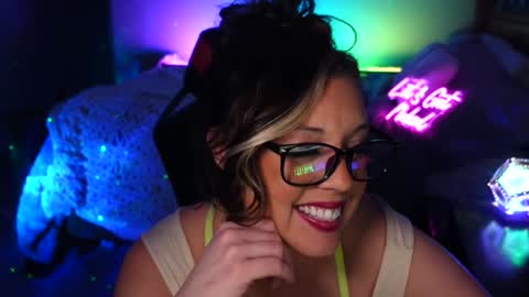 Jenna  - be back MONDAY night.  online show from 01.14.25