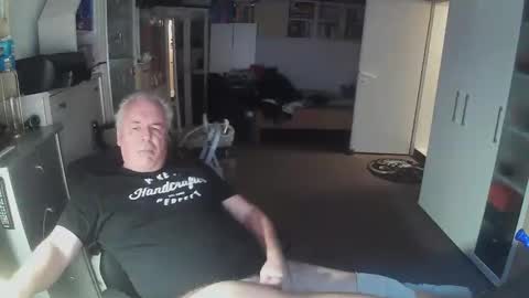 Snapshot of gargamil chatting on 11.05.25 gargamil online show from 11.05.25