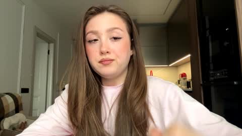 Snapshot of garnetvardaro chatting on 04.08.26 Mia or just Mi online show from 04.08.26