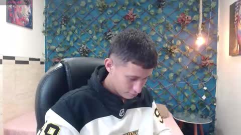 garuo_18 online show from 11.14.25