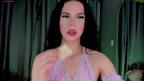 Snapshot of gatitavenecis1 chatting on 01.04.25 Vnecis Marn online show from 01.04.25