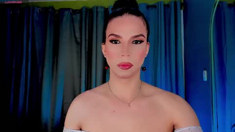 Snapshot of gatitavenecis1 chatting on 01.10.25 Vnecis Marn online show from 01.10.25