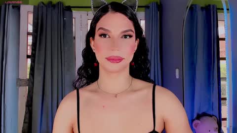 Snapshot of gatitavenecis1 chatting on 01.11.25 Vnecis Marn online show from 01.11.25